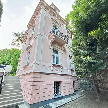 Poet'S Theme Room, Free Parking 카를로비바리 외부 사진