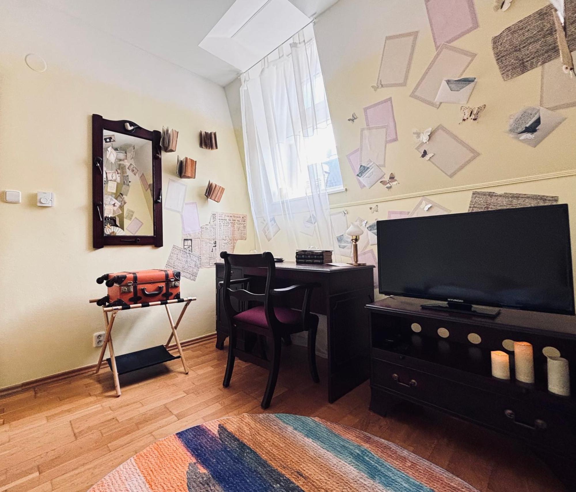 Poet'S Theme Room, Free Parking 카를로비바리 외부 사진
